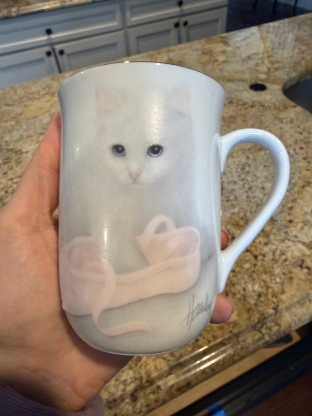Otagiri White Kitten Mug with Pink Ribbon Accent
